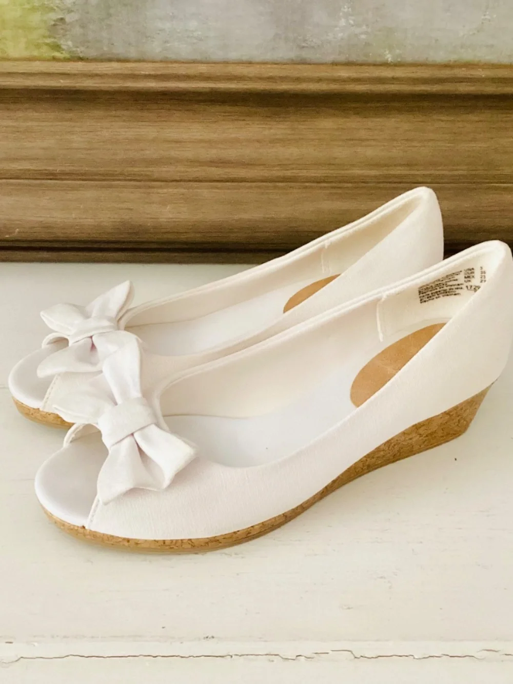 American Eagle Fabric Wedge Size Girls Youth 3 Pumps White Bow Peep Toe Cork